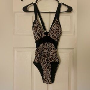 Pink Lily Leopard Print Bathing Suit Women’s XS Swimsuit